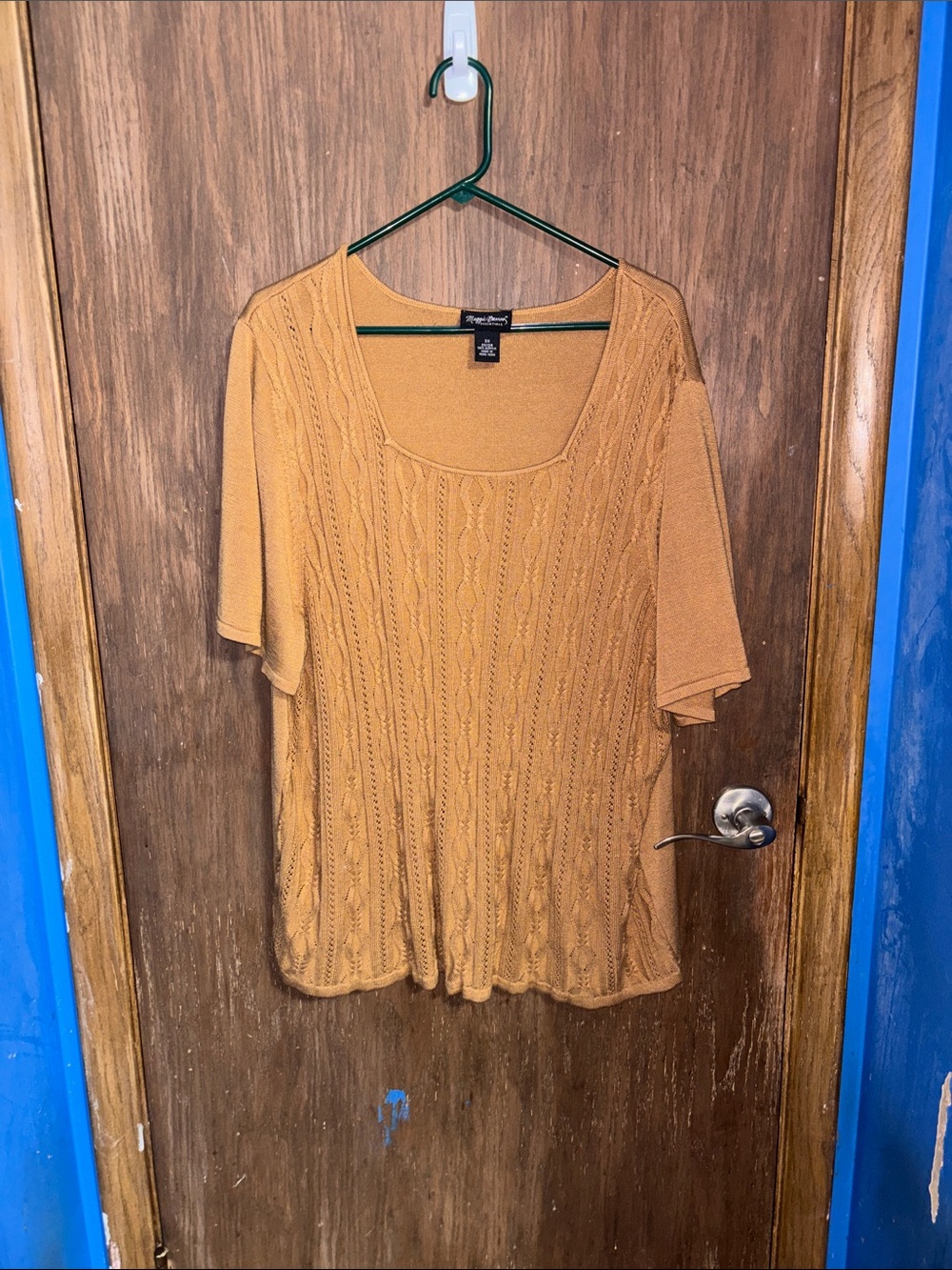 Women’s Scoopneck Cable-Knit Tunic in Mustard